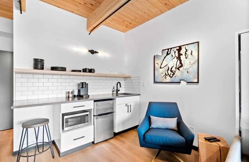 West Central Apartment | Uprise 5 Bridgewater Lofts