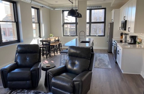 Downtown Lincoln Condo | Upscale Condo in Downtown Lincoln - Walking distance to Memorial Stadium and PBA