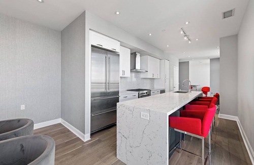 Humber Bay Condo | Upscale Penthouse with breathtaking unobstructed views