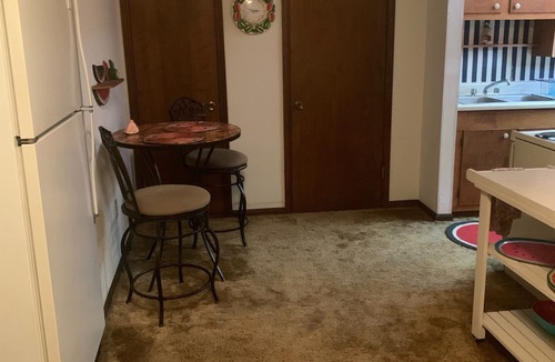 Deville Apartment | Upstairs King Size Bedroom Apartment Private Entrance