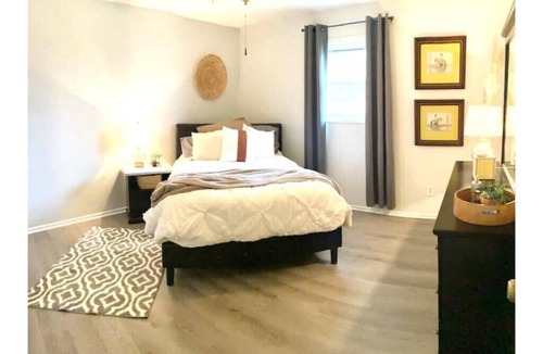 Chalk House | Uptown Luxury in small town Paducah TX