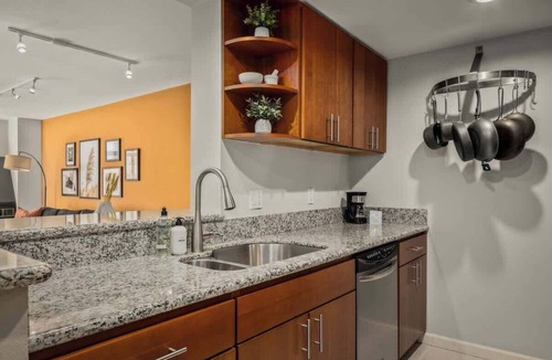 LoDo Condo | Urban Gallery Loft | Larimer Square | 30-Day
