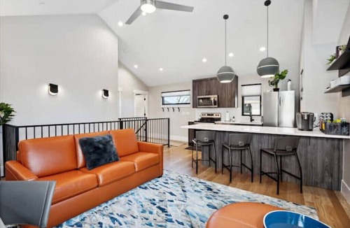 Superior House | Urban Modern Guest House