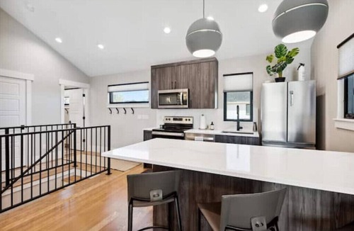 Superior House | Urban Modern Guest House