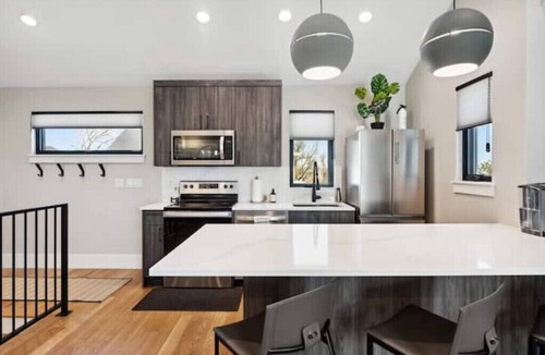 Superior House | Urban Modern Guest House