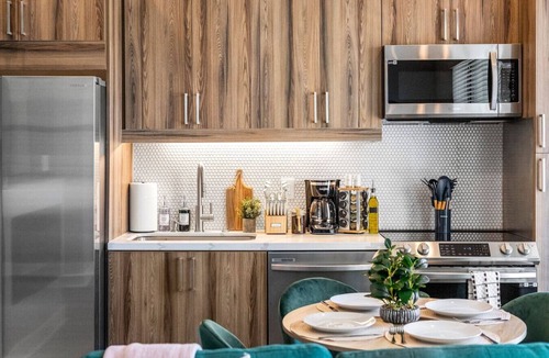 Cedars Apartment | Urban Zen: Dallas 1BR w/Gym & Parking