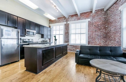 Central Business District Hotel | Hotel ∙ Gorgeous condo in Merchant Lofts by Hosteeva
