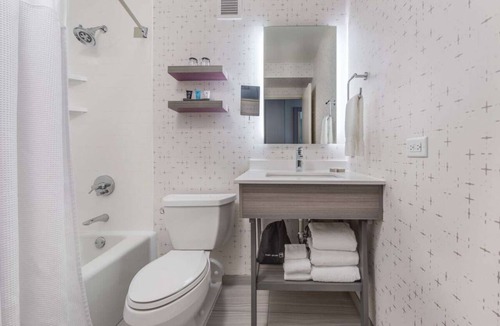 Downtown Denver Hotel | Vacation Starts Here! Near Larimer Square, Pet-Friendly