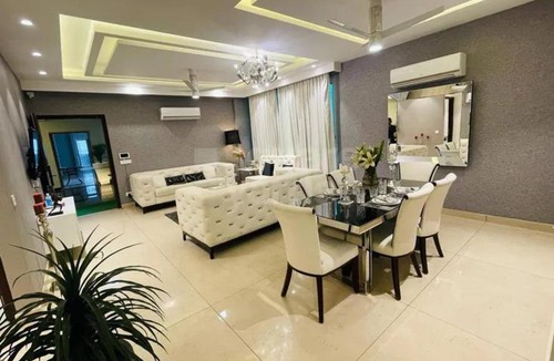 Vapi Bed & Breakfast | Vapi-Daman Guest Nest