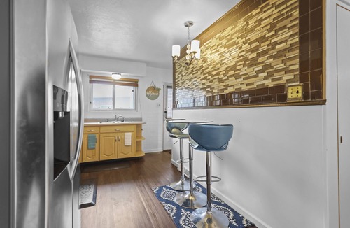 Normandy House | Very Spacious Duplex 7 minutes from ST. LOUIS AIRPORT and METROPOLITAN area!