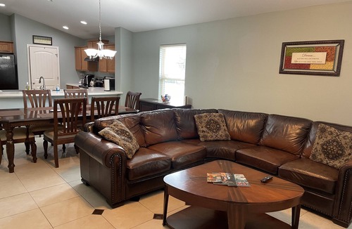 Converse House | Veteran Owned, Cozy 4-bedroom house located in charming Converse, TX