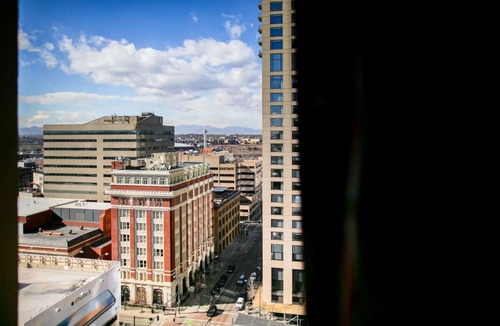 Downtown Denver Hotel | Vibrant Downtown Stay| Walk to Colorado Convention Center | Business Convenience