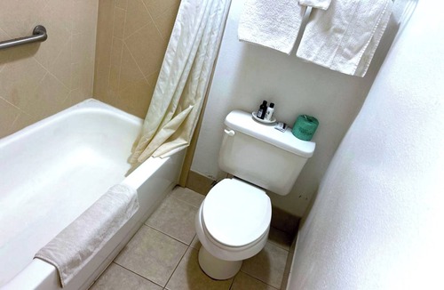Whitesboro Hotel | Victorian Inns By OYO Whitesboro U.S. Hwy 82