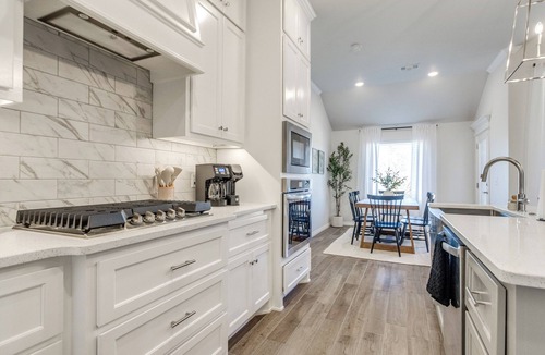 Edmond House | Villa Valeria Way – Stylish Family Living