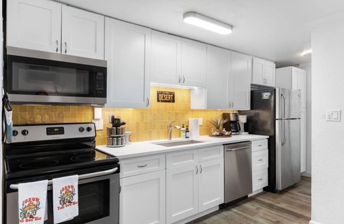 Englewood Apartment | Vintage Boho Retreat | 1BR