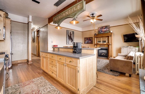 Laramie Apartment | Vintage Downtown Laramie Apartment w/Deck!