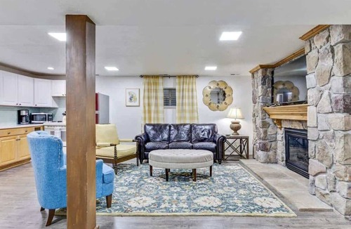 Orem House | Waffles on Us: 2BR w/2 King Beds, near BYU/UVU