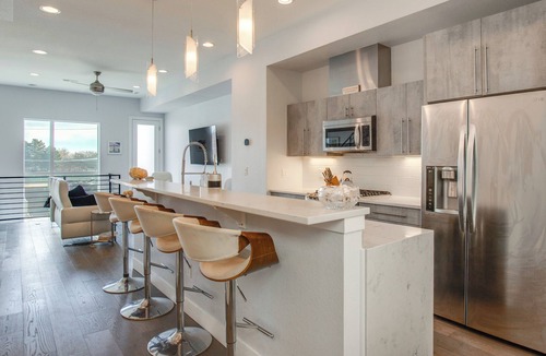 Highland House | Walk to Bars! LoHi City-View Haven w/Hot Tub