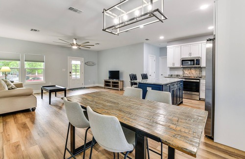 Pass Christian Cottage | Walk to Beach & Harbor: Dtwn Pass Christian Home