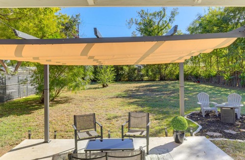 Central Arlington House | Walk to Cowboys Stadium! Arlington Home w/Yard