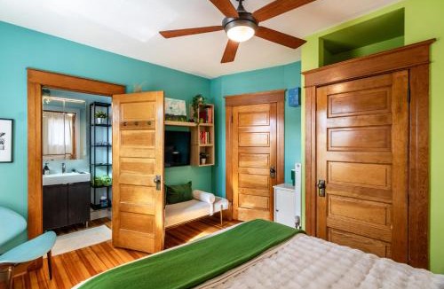 City Park House | Walk to Denver Zoo: City Park Getaway w/Garden