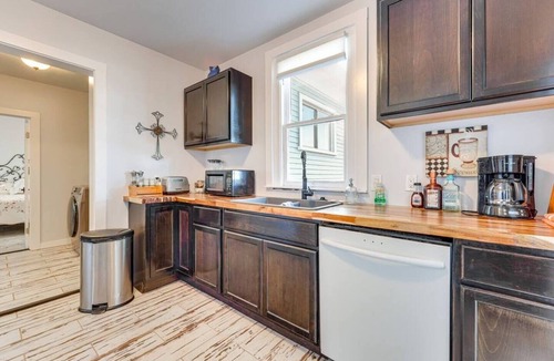 Lockhart House | Walk to Downtown Shops & BBQ: Home w/Fenced Yard!