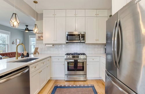 Berkeley Apartment | Walk to Eats! Tennyson Haven w/Pet-friendly Yard