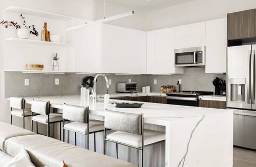Jefferson Park Condo | Walk to Gameday | Jefferson Park Condo | Tesoro