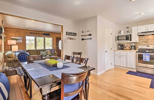 Grand Lake House | Walk to Grand Lake & Dtwn! Group Escape w/Hot Tub