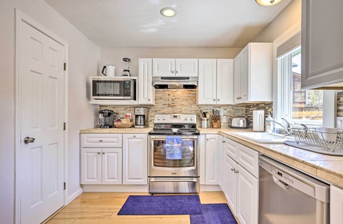 Grand Lake House | Walk to Grand Lake & Dtwn! Group Escape w/Hot Tub