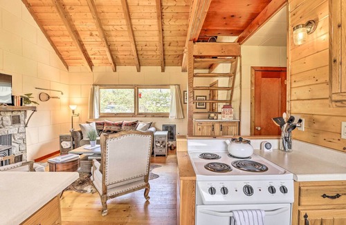 Grand Lake Cabin | Walk to Grand Lake: Historic Dtwn Cabin!