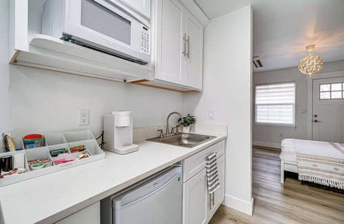 Soap Lake Apartment | Walk to Main Ave & Soap Lake! Pet-Friendly Studio
