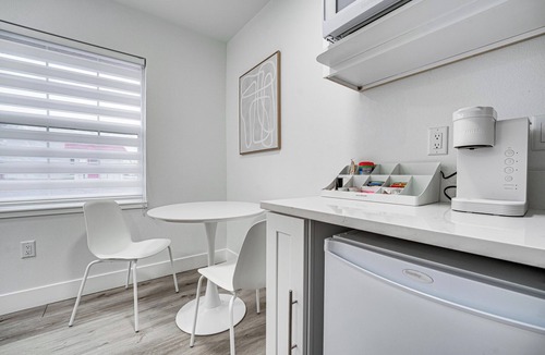 Soap Lake Apartment | Walk to Main Ave & Soap Lake! Pet-Friendly Studio