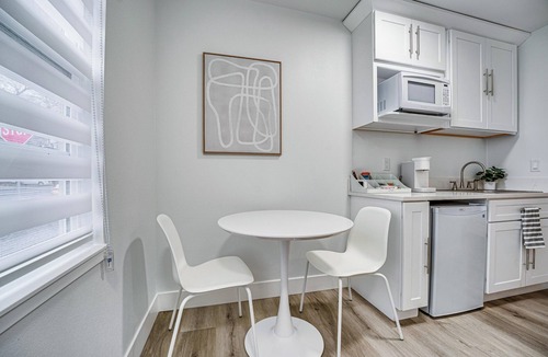 Soap Lake Apartment | Walk to Main Ave & Soap Lake! Pet-Friendly Studio