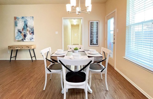 North Overton House | Walk to Texas Tech! 3BDR with a King, Fast Wifi