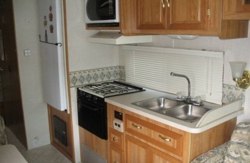 West Hills House | Walk to the Sound! From Fabulous RV with AC in charming Port Orchard!