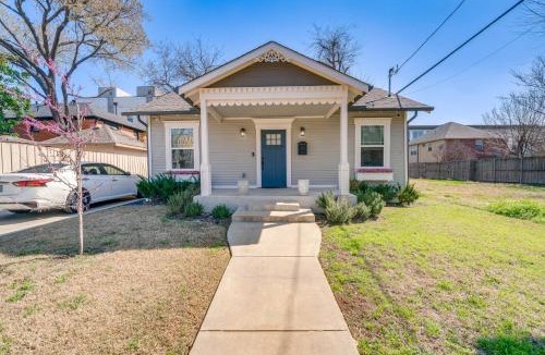Lower Greenville House | Walkable Dallas Bungalow: 4 Mi to Downtown
