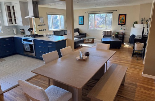 Santa Fe House | Walking distance with AC and hot tub