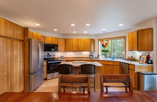Wallowa County House | Wallowa Lookout: Scenic Retreat w/Hot Tub