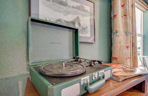 Decatur Apartment | 'Walnut Creek Retreat' 9 Mi to Decatur Town Square