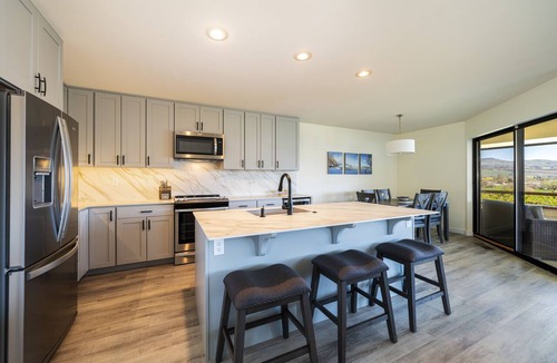 Wapato Point Condo | Wapato Point Halmalka Condo 510-A, 3 bed 2 bath, Sleeps 8, Next to Outdoor Pool