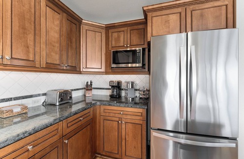 Wapato Point Condo | Wapato Point Halmalka Condo 514-B Close to Outdoor Pool, Sandy Beach Amenities