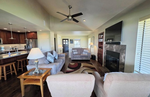 Wapato Point Condo | Wapato Point Halmalka Condo 510B 3 Bed 2 Bath Sleeps 8, Lake Views, Next to Pool