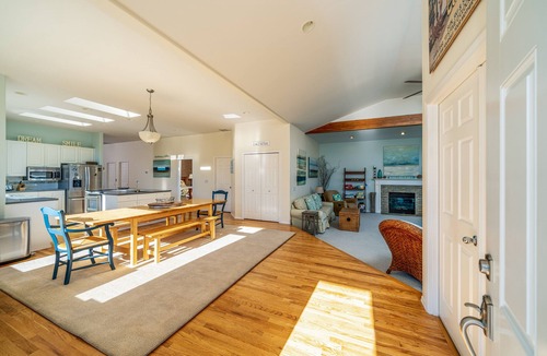 Wapato Point House | Wapato Point Home Single Level 4 Bed 3 Bath Sleeps 12, Close to Waterfront Park