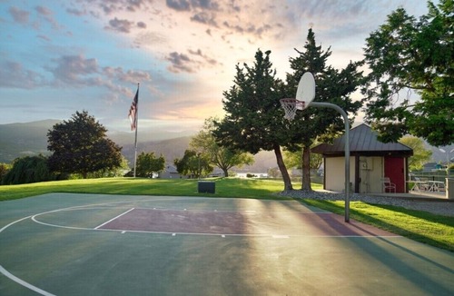 Wapato Point Resort | Wapato Point Resort - Ground floor 3 bedroom on the Lake!