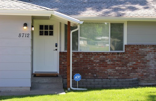 North Spokane House | Warm and Inviting 2 Bedroom 1 Bath in North Spokane