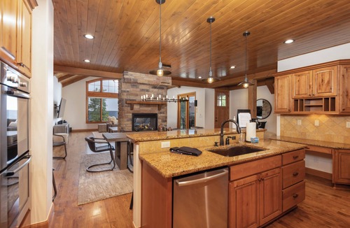 Woodmoor House | Warm and luxurious, spectacular views, all en-suites, hot tub, shuffle board, arcade machine!