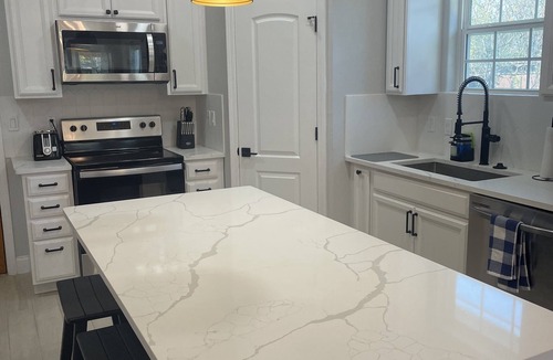 Southside House | Warm and welcoming single family home minutes from Downtown San Antonio