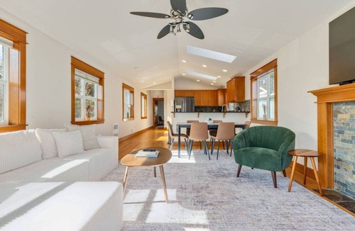 North Admiral House | Warm & Tranquil Haven: Gym, Office, Patio
