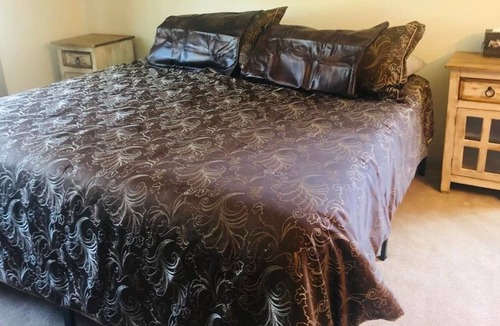 Ruidoso Downs House | Watch the horse racing from your balcony!